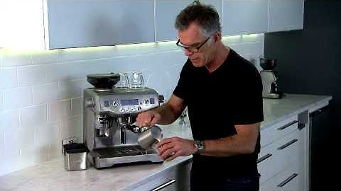 Latte Art Demonstration: the Oracle with Phil McKnight