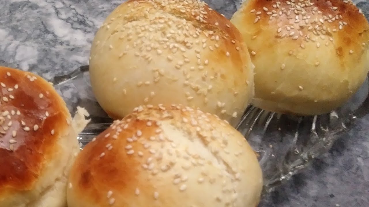 Homemade burger bun .. Easy to make
