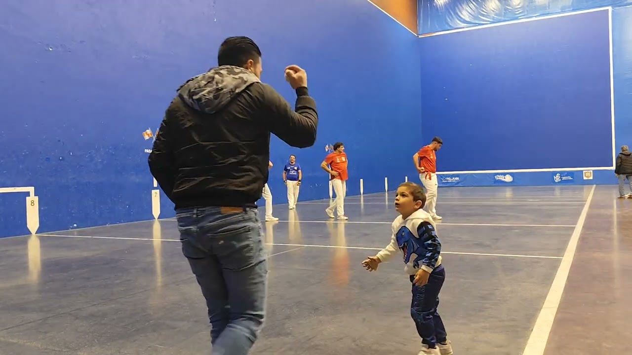 Pelota mano amistoso Jiménez 2 y Alvar contra galgo 4 y galgo 2