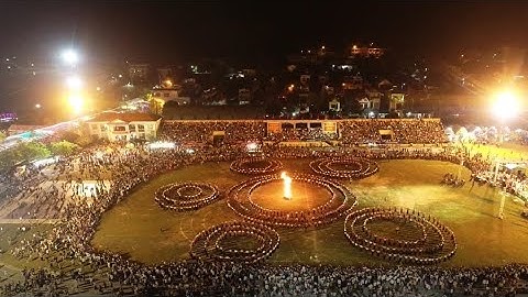 Lễ hội Tết độc lập và màn múa xoè tại than Uyên