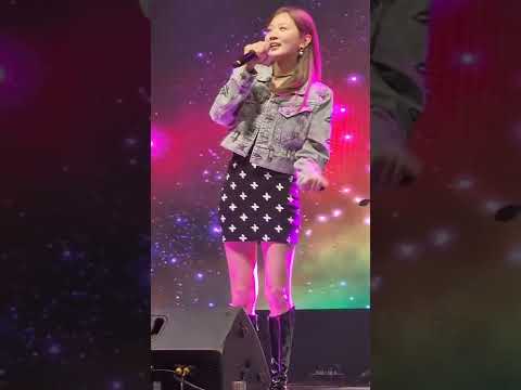 220928 재학생들과 함께 부르는 볼빨간사춘기 - Love story @경희대 국제캠 축제