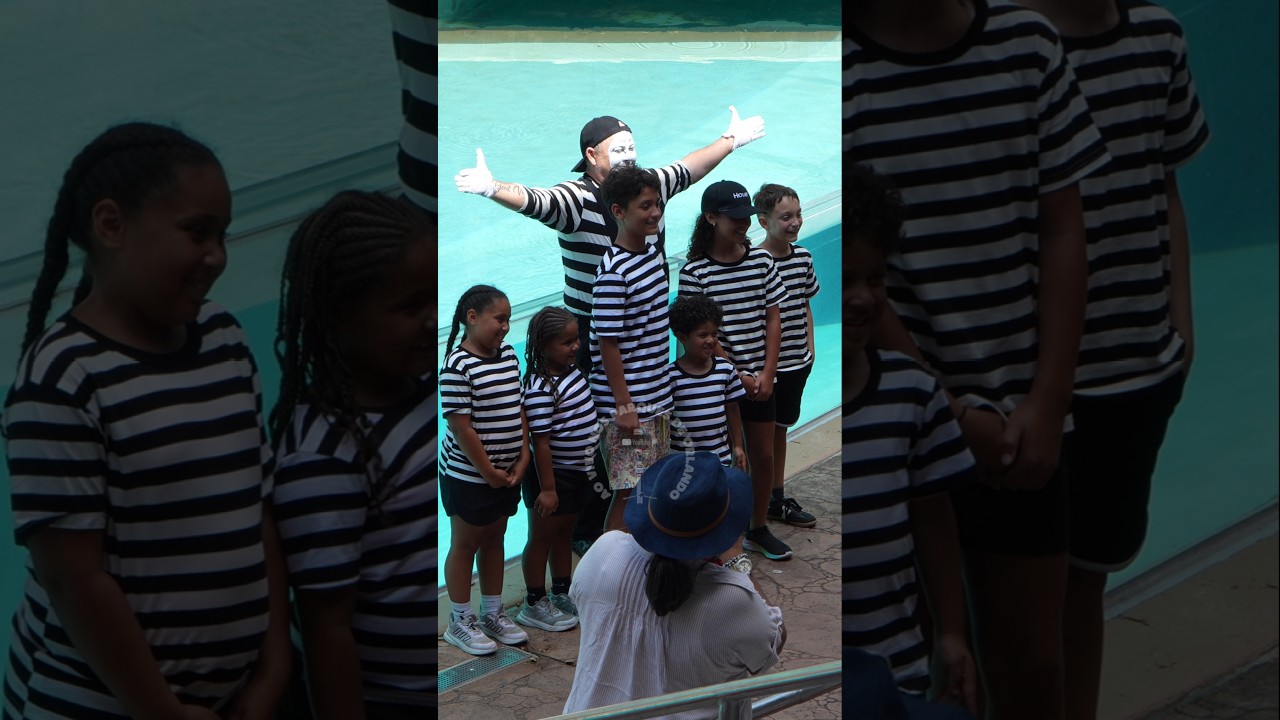 Tom o mímico se impressionou com tantos fãs vestidos de mímicos 😮😂🤣#tomthemime #seaworldmime