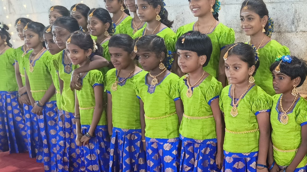 காளப்பட்டி மாரியம்மன் கோவில் சிம்மக்குரல் குழுவின் ஒயிலாட்டம் மற்றும் கும்மி ஆட்டம்