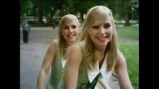 The Doublemint Twins - Bicycle Song - Wrigley's Spearmint / Doublemint Gum Commercial