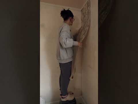 Preparing walls for wallpaper like a pro #diy #houserenovation #bedroom