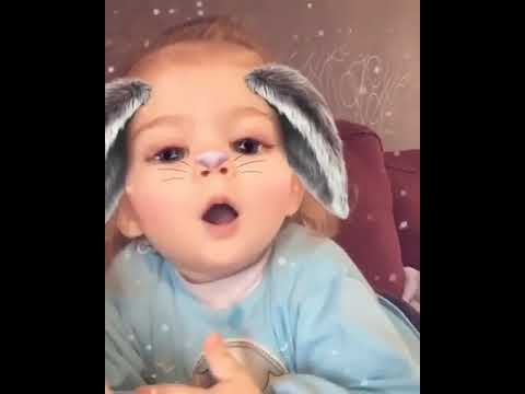 قبلة كبيرة من طفلة صغيرة