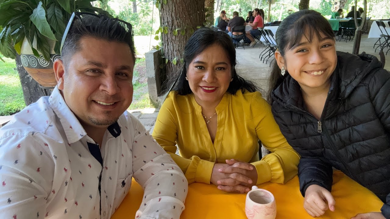 Un BUFFET CAMPESTRE en URUAPAN 20 años Casados al civil en este día  