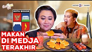 MAKAN DI MEDJA TERAKHIR