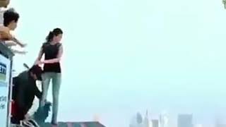 Sevdiği Kız Için Ölümü Göze Aldı