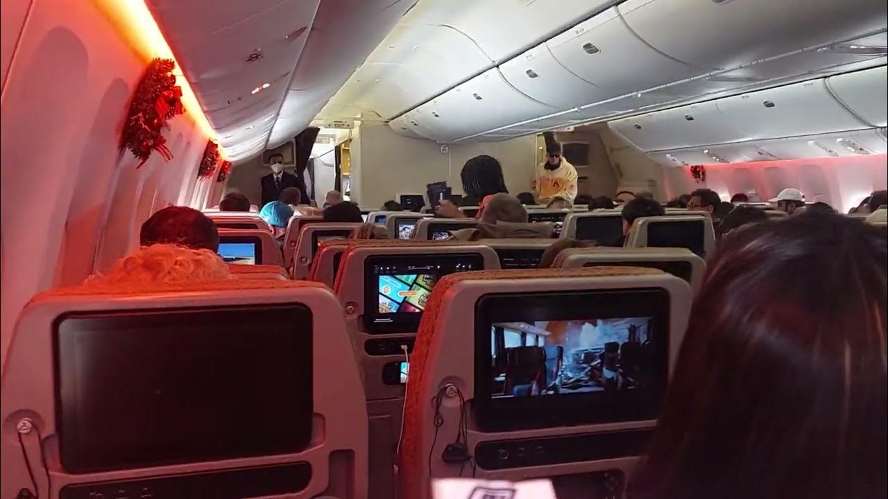 Singapore Airlines》SQ212》 heavy turbulence YouTube
