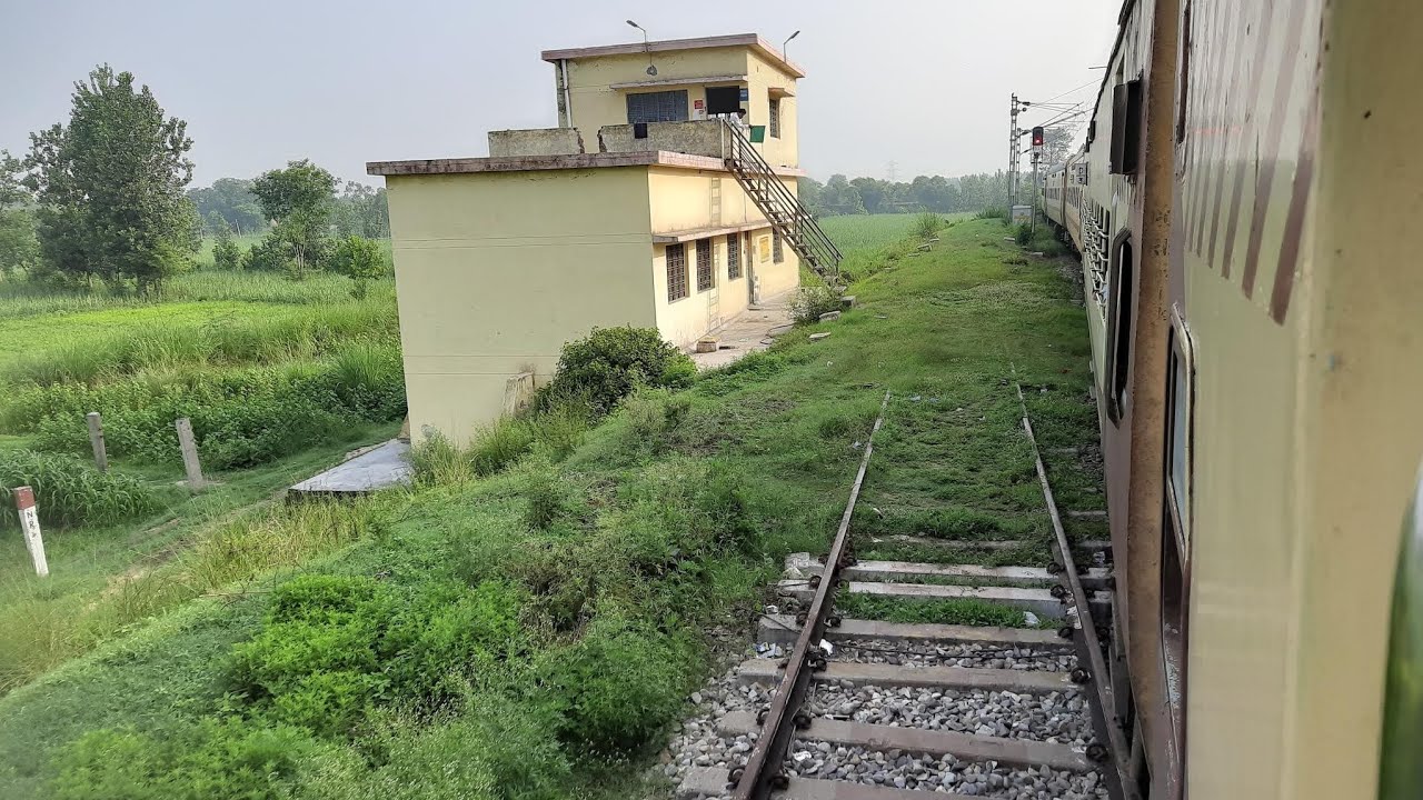 Udaipur Express 09609 At Tapri Railway Station And Laksar North And South Cabin