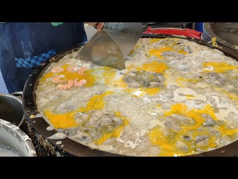 蚵仔煎—台灣街頭小吃.桃園 Oyster Omelet—Taiwanese street food.Taoyuan