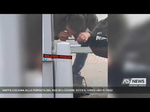 SNIFFA COCAINA ALLA FERMATA DEL BUS IN STAZIONE: ECCO IL VIDEO | 04/11/2022