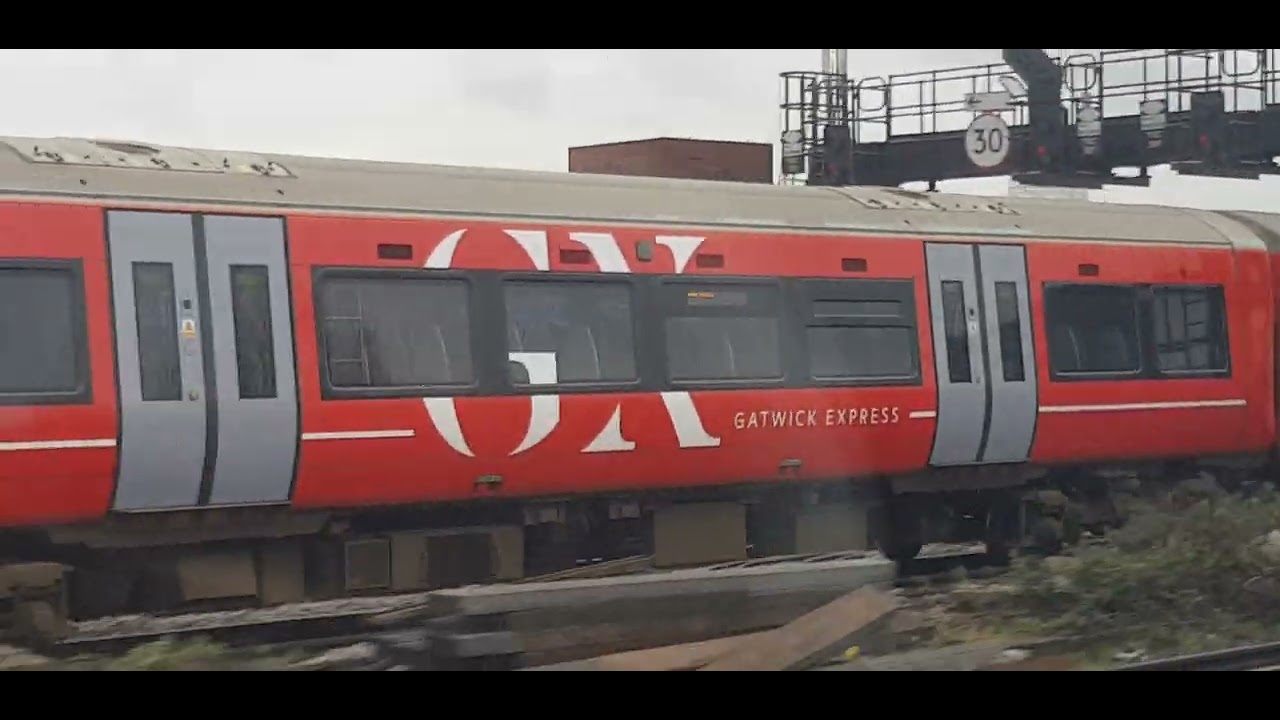 Here Is The Gatwick Express 387 In Clapham Junction Saturday 4 February here-is-the-gatwick-express-387-in-clapham-junction-saturday-4-february