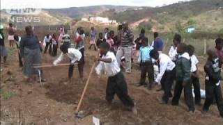 W杯の陰で日本人女性活躍　小学校で