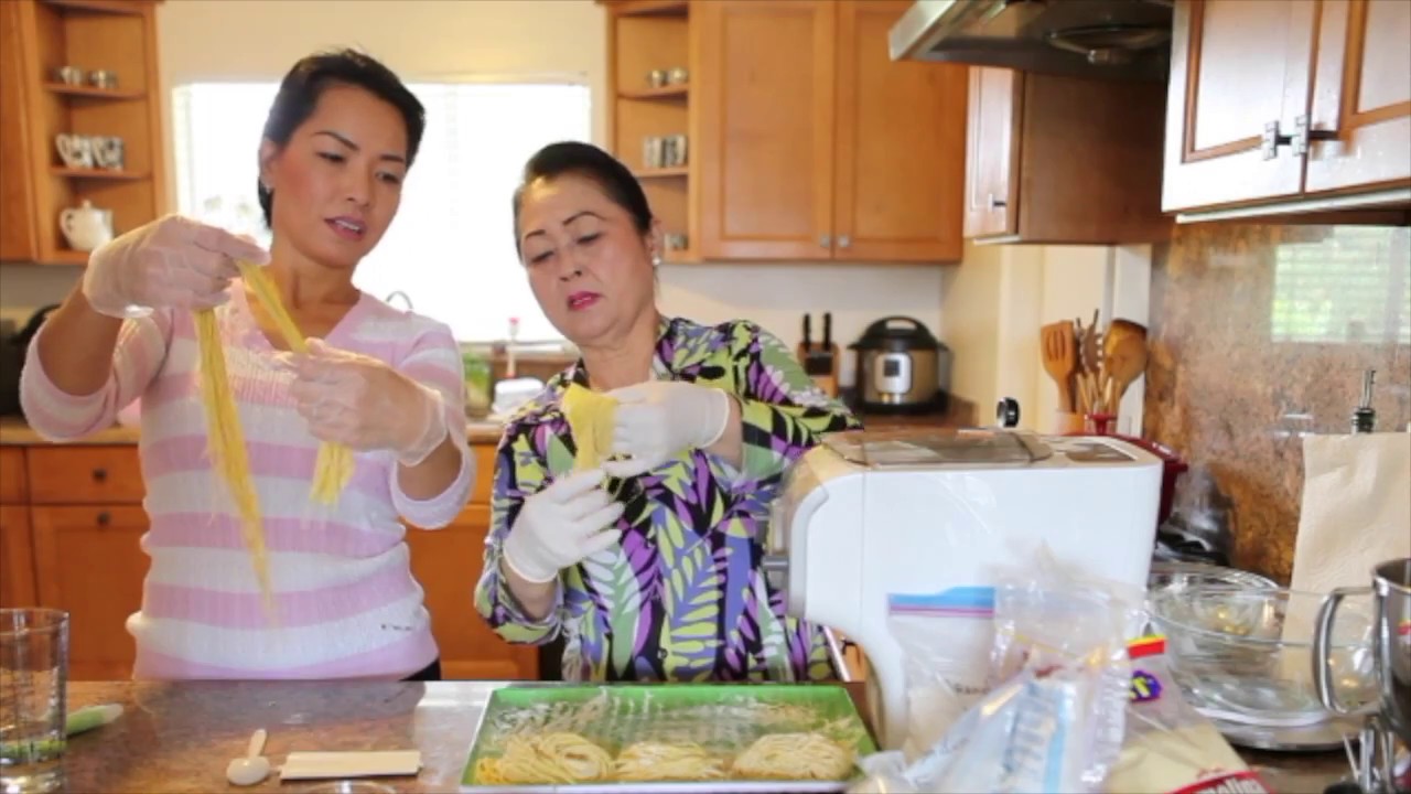 0005 Making Egg Noodle with Phillip Pasta Maker 