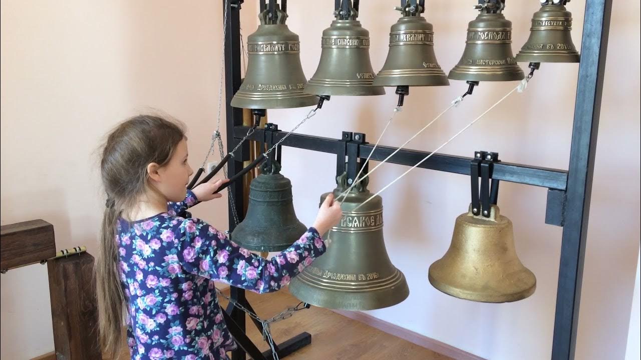 Звонарь новодевичьего монастыря. Колокольный фестиваль тутаев. Звонница православного храма. Колокола успенского собора в рязани. Колокольчик храм.