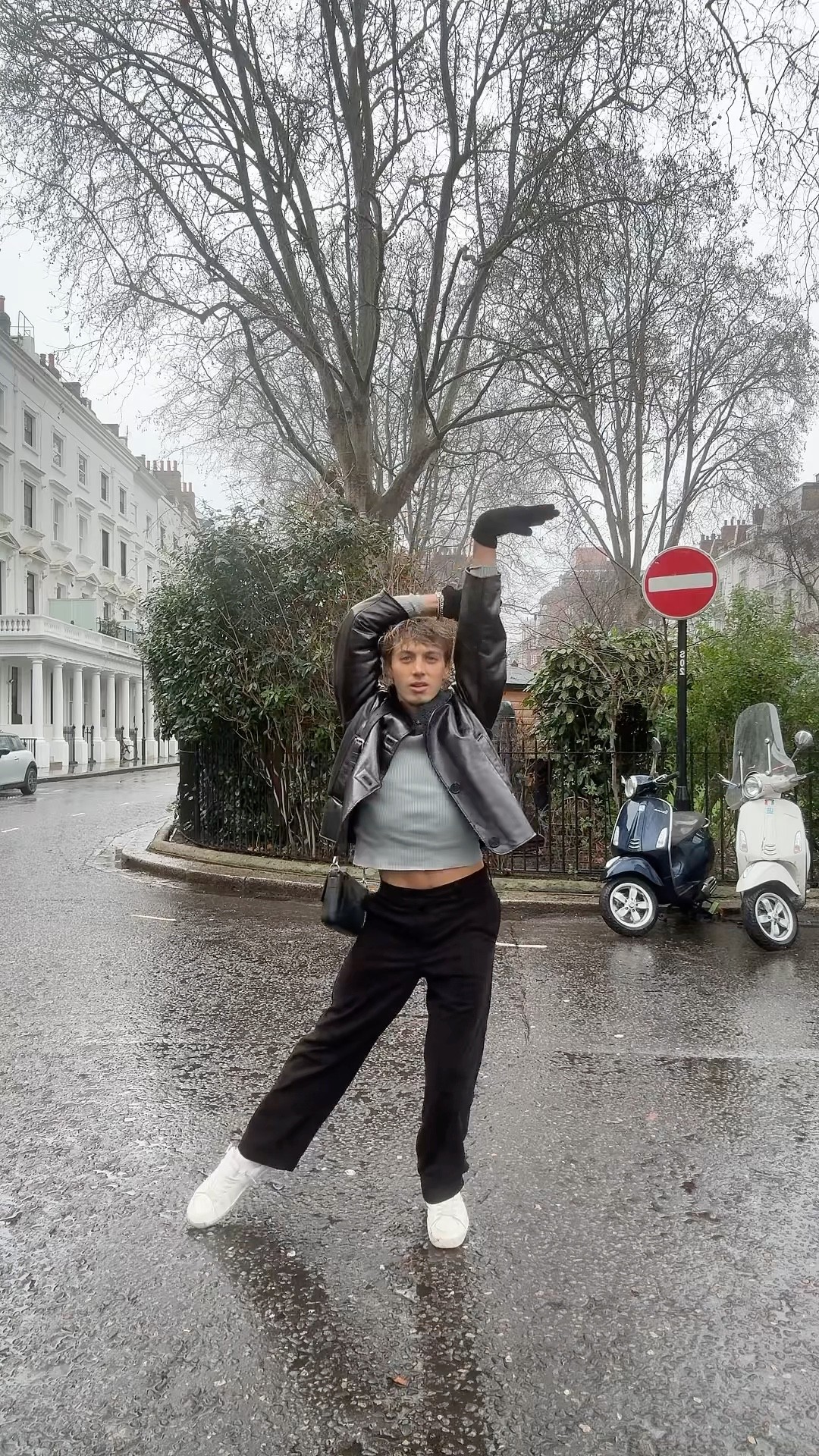 it’s raining in london ? #sheadurazzo #london #dance #vouge