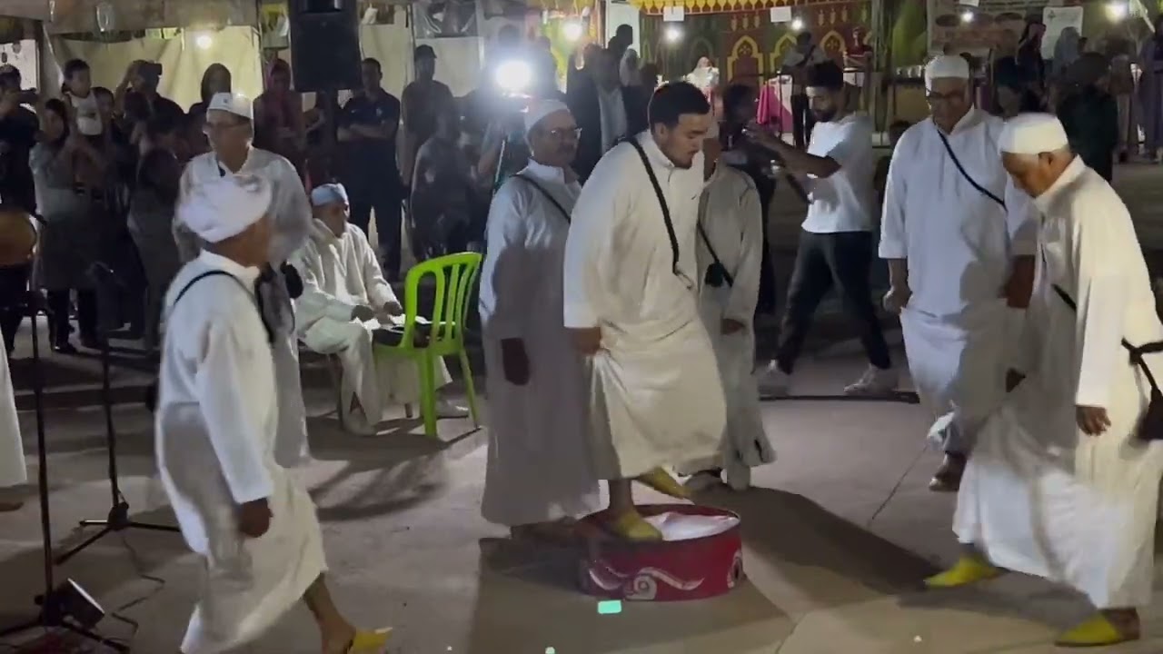 الحفل الفني من تنشيط فرقة احواش اولاد نومر على هامش ندوة حول موضوع :الهجرة وتأثيراتها…  بشاطئ أكلو