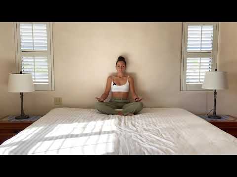 21min - étirements et méditation sur le lit