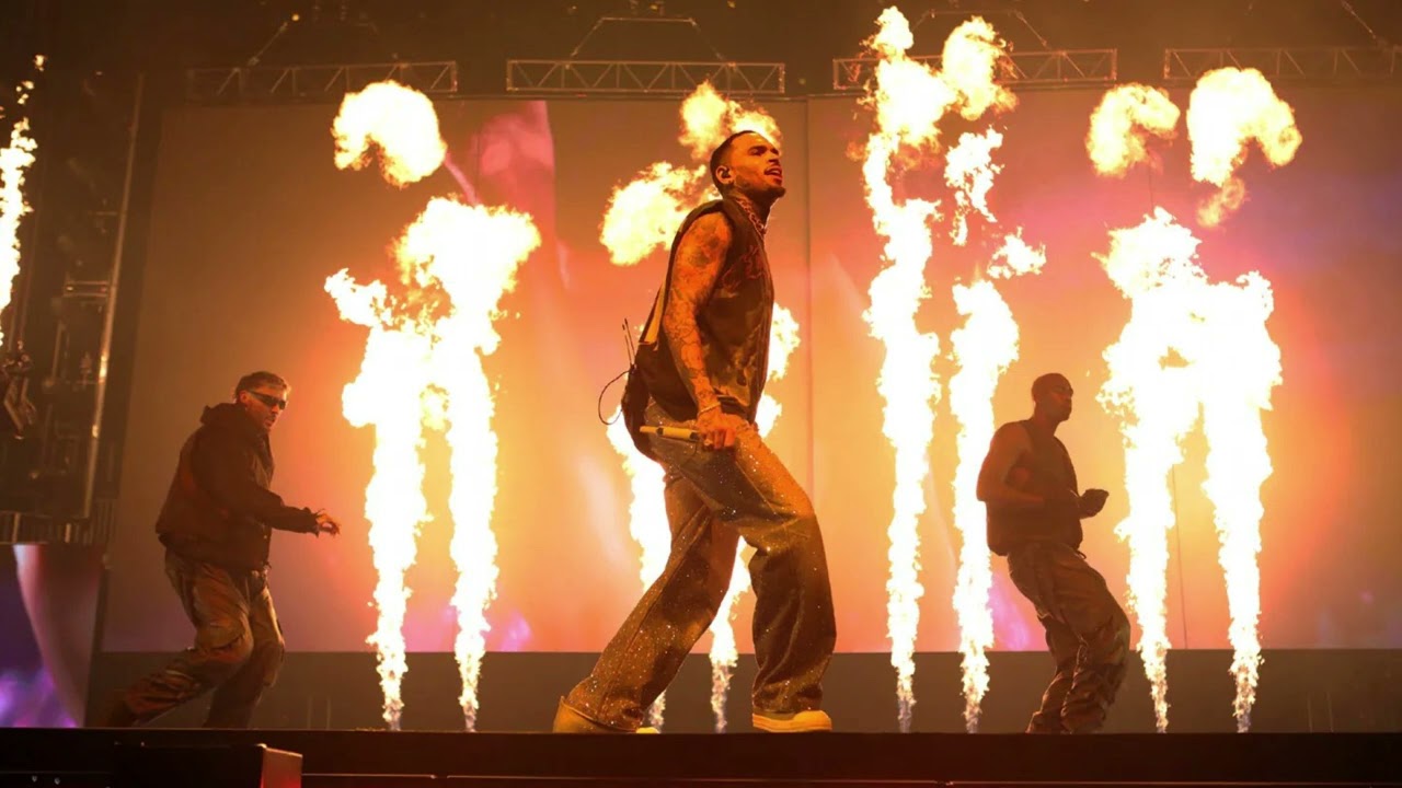 Chris Brown - Heat (Live Studio Version)
