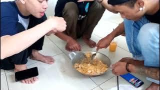 Mukbang mie nasi bar-bar langsung di penggorengan 🤣