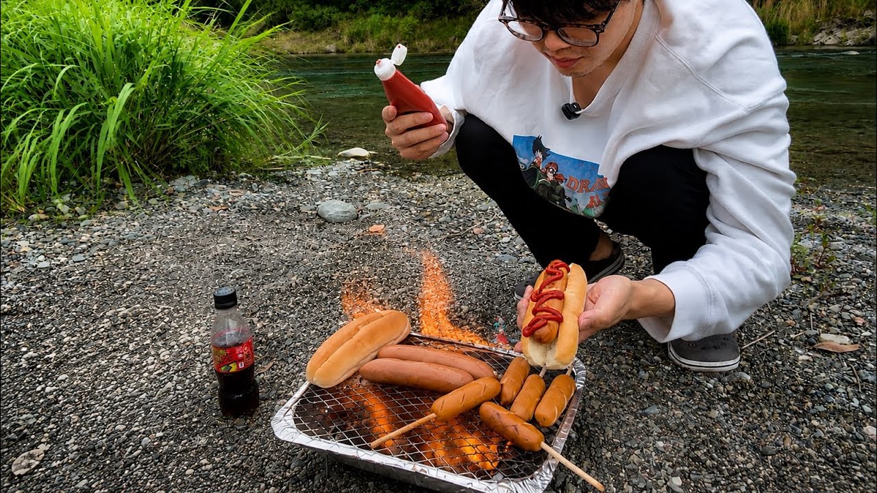河原で無限ウインナーをするだけの動画