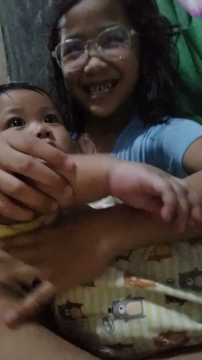 Aku sedang mengen dong banyi yang lucu namanya sanja