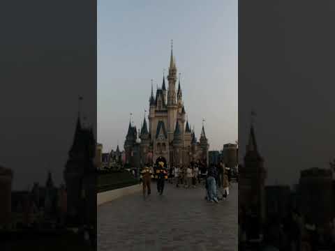 Video: Disney Aizliedz Smēķēšanu Un Lielus Klaidonis Disney World Un Disneyland