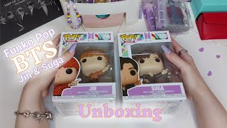 Os hyungs chegaram! Unboxing do Jin e do Suga, pra completar o set 💜