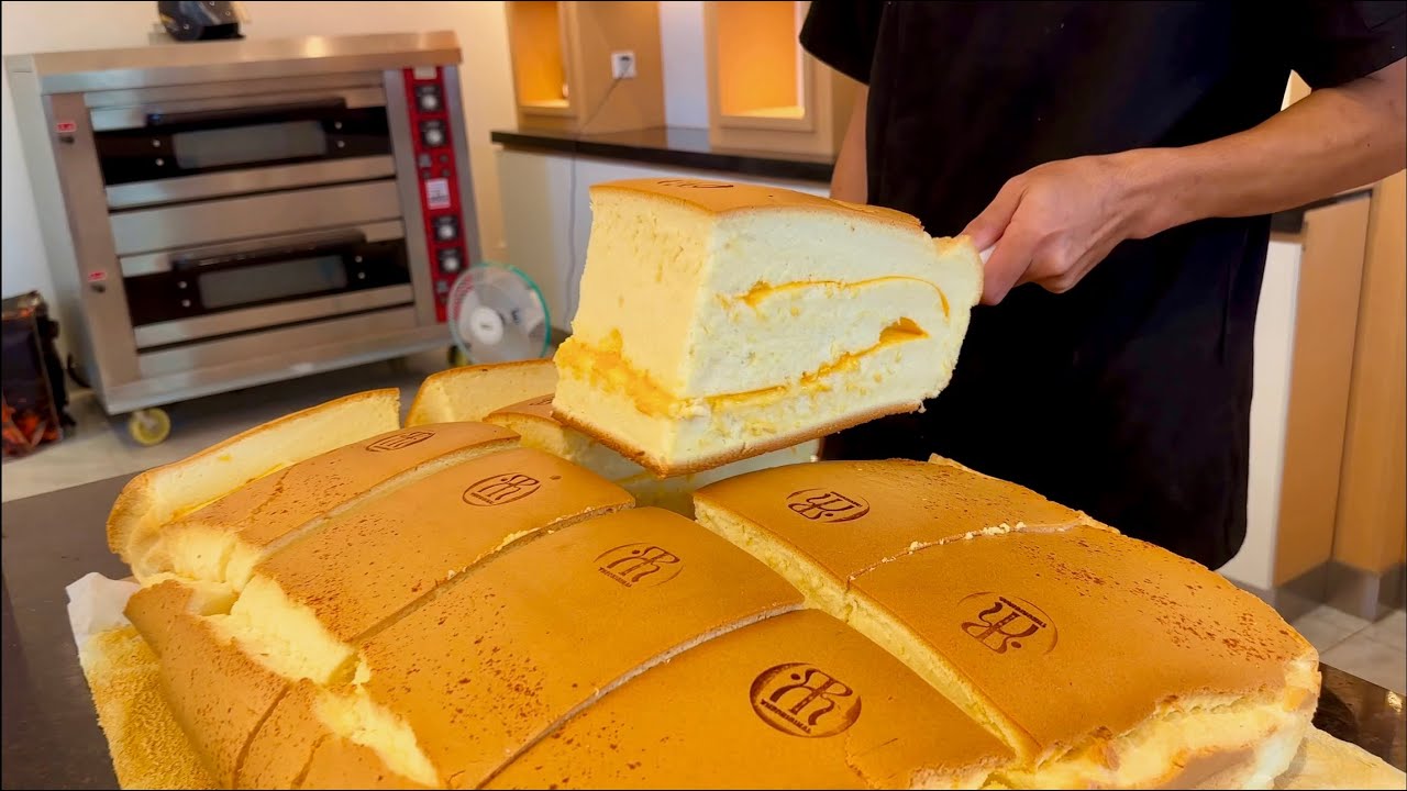 Original Jiggly Cake Cutting | The Original Siem Reap's Cheese Cake ...