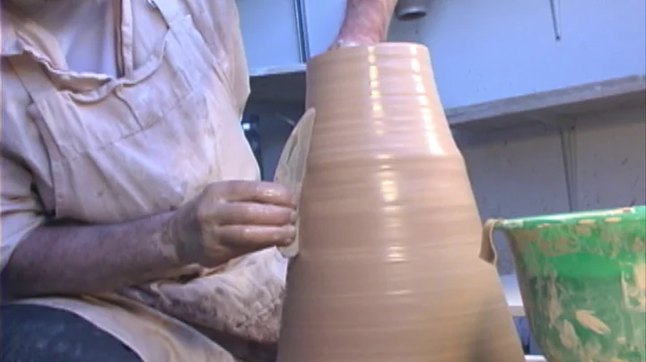 Peter Karner - Throwing a Large Vase