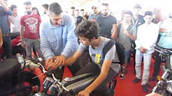 Altın Elbiseli Adam Motosiklet Sürüş Teknikleri