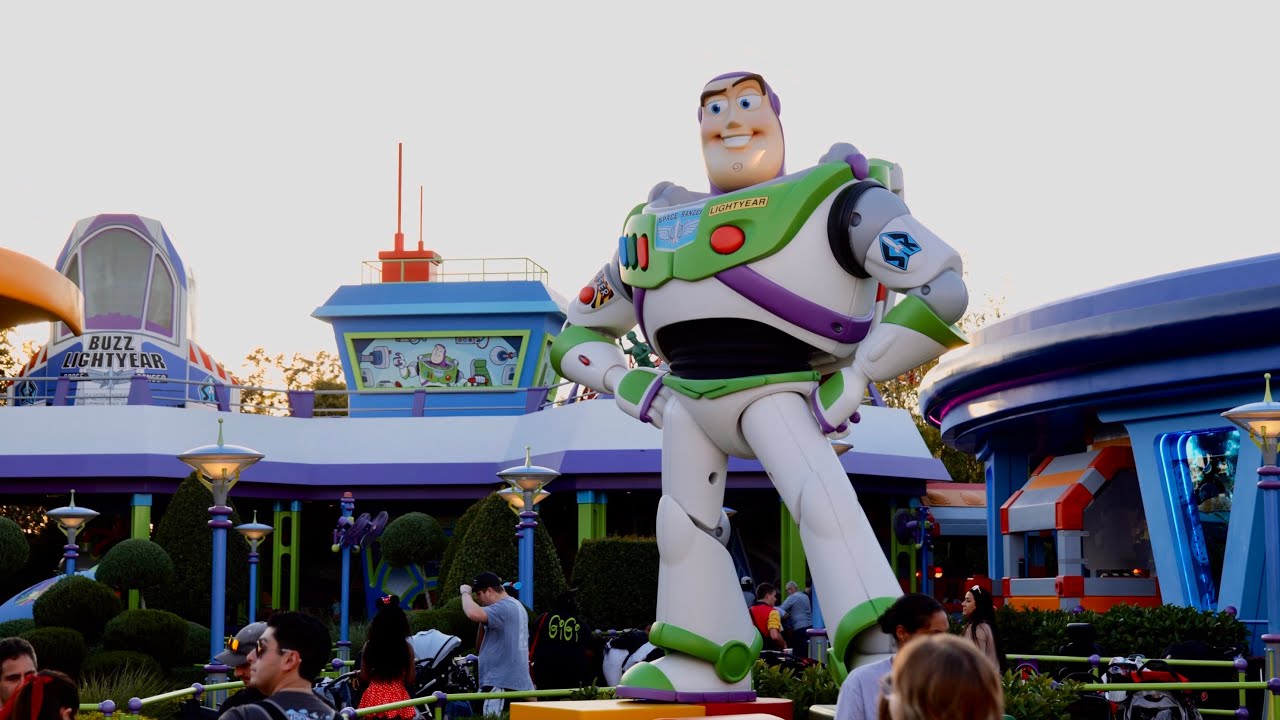 Toy Story Land at Disney's Hollywood Studios Evening Sights & Sounds in 4K | Walt Disney World
