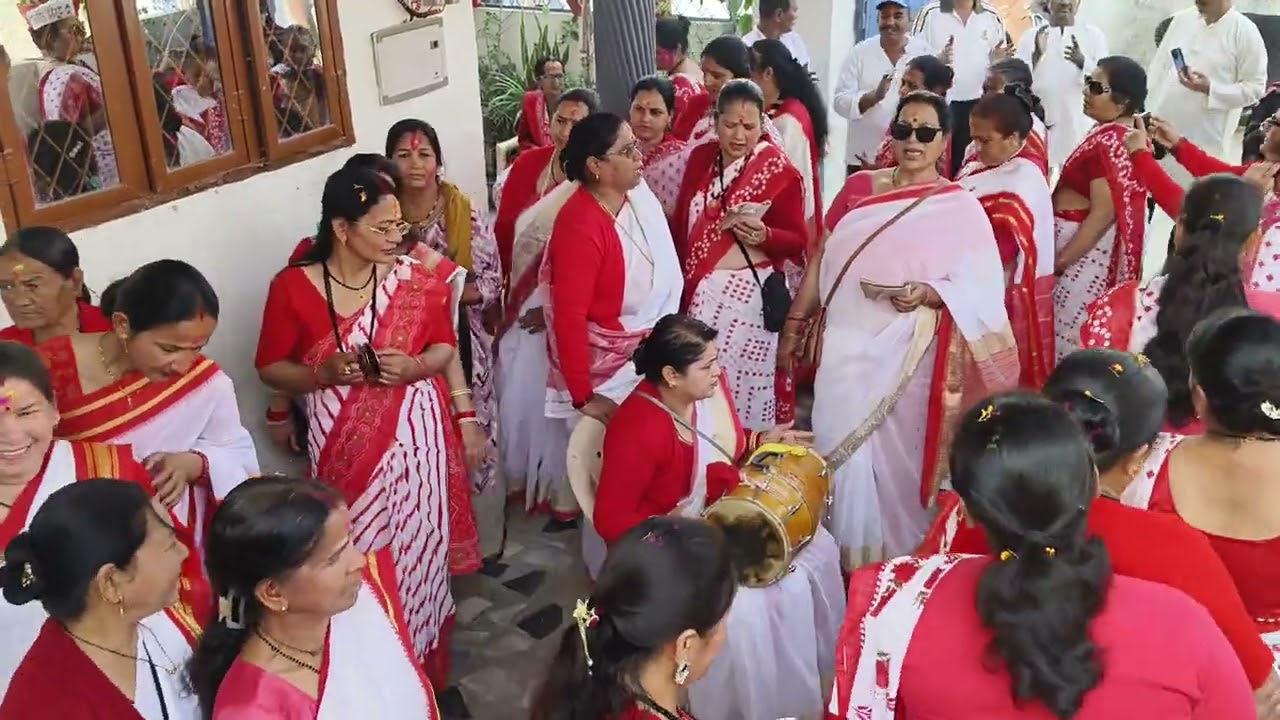 जय बोलो यशोदा नंदन की 🙏 देहरादून मैं# हमारी दीदी बहनों ने गाया# प्यारा सा होली गीत♥️