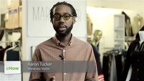 How to Buckle a Belt With Two Loops