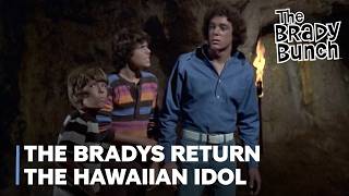 The Brady Boys Try to Return the Hawaiian Idol