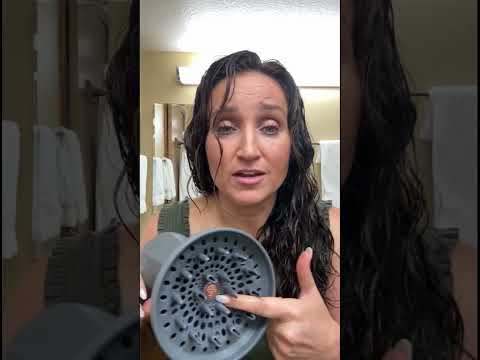 Videó: 4 módszer a száraz haj fújására természetes hullámokkal