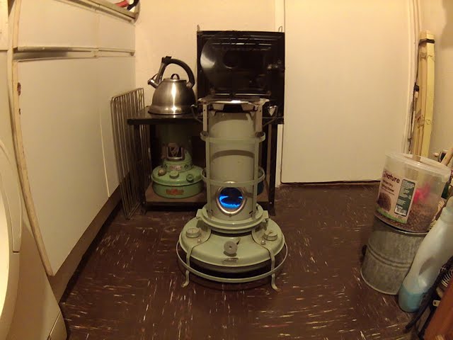 Aladdin Blue Flame Model 32 Paraffin Stove Heater. With Stove Fan