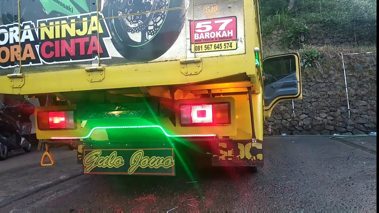 Cara pasang lampu LED strip 5 mode pada truk - YouTube