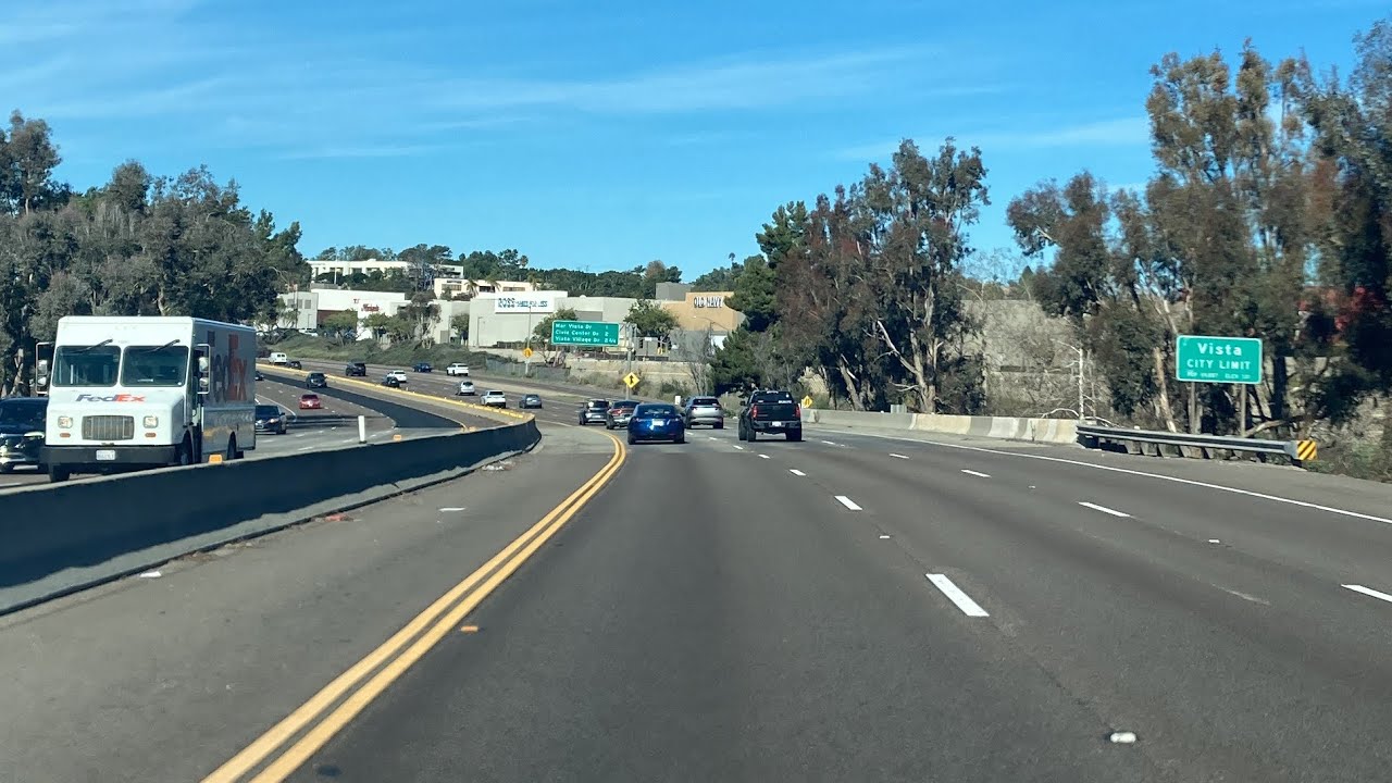 Freeway 78 west Escondido Oceanside California pasando por Marcos y vista 