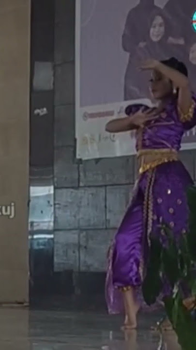 Tari India Bole Chudiyan