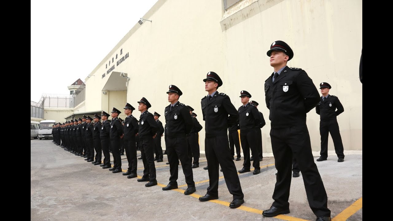 MFUNGWA MTANZANIA GEREZANI CHINA AMPIGIA SIMU MILLARD AYO