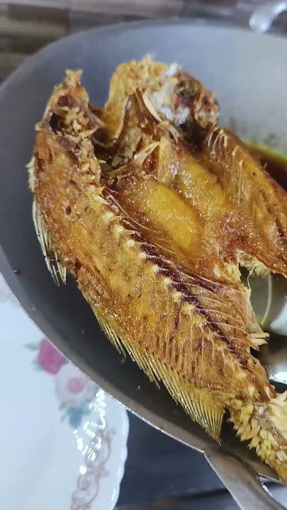 Tengok ikan bekok goreng terus lapar nasi. makan dengan nasi panas panas sedap ni🤤