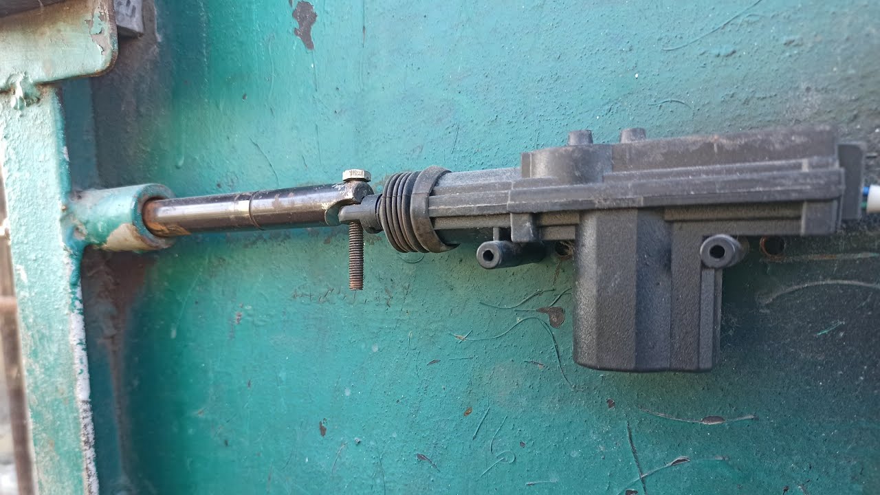 Автозамок в гараж это удобно и круто !!