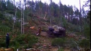 жесть!перевернулся скиддер skidder john deere extrême,лесные машины