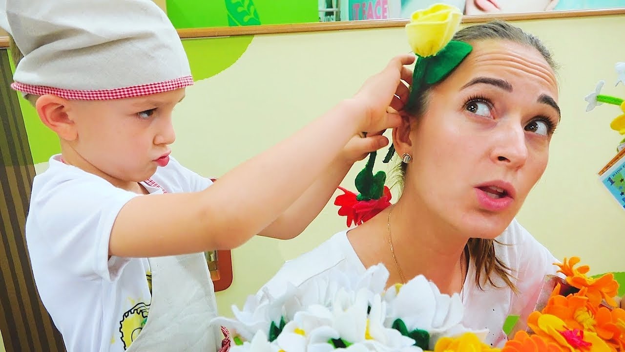 toysrus Vlad play in Flower shop Surprise for mom