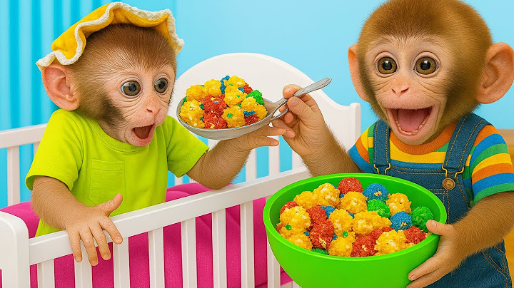 Bebé Dudu da palomitas de colores a su hermanito 🍿🌈🍼 | MONO DUDU ESP