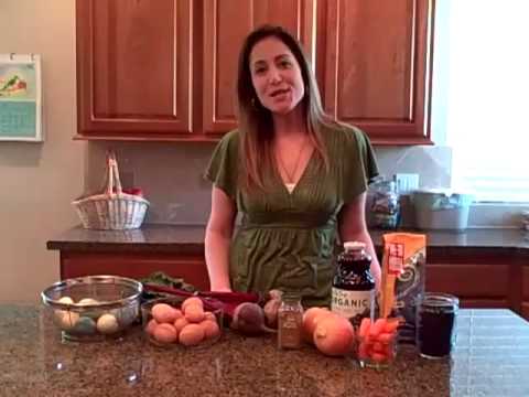 Video: Coloring Eggs For Easter With Natural Dyes