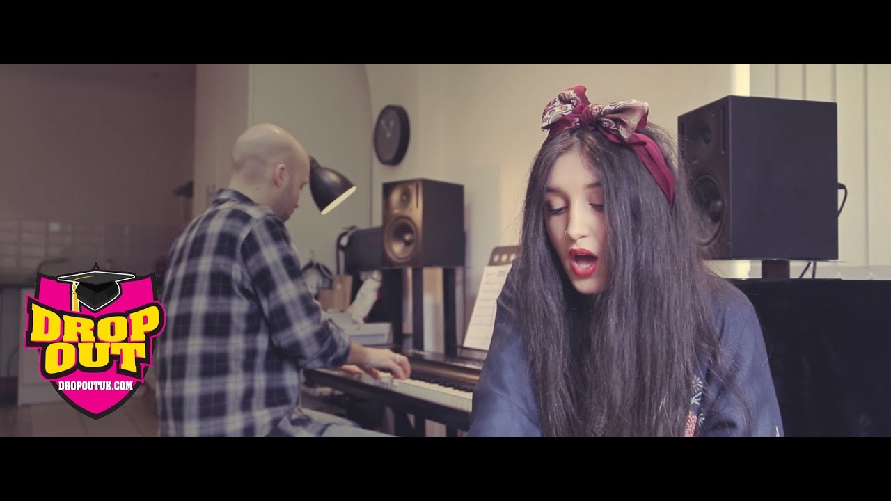 Caitlyn Scarlett - 'Bad Love' - Dropout Live | Dropout UK